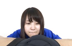 Striking woman Tsuna Nakamura spreads her legs for hardcore slamming