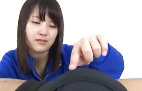 Striking woman Tsuna Nakamura spreads her legs for hardcore slamming