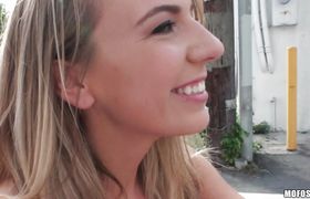 Stupendous Kiara Knight gets licked and gives head
