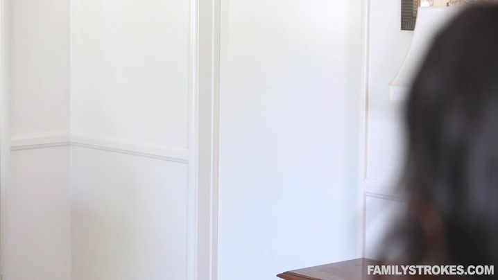 Attractive brunette lady got her beaver gently licked before she got fucked the way she always wanted